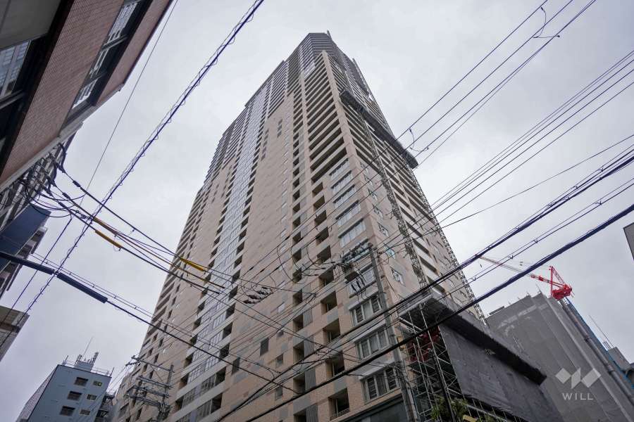 ビオール大阪大手前タワーの外観（北西側から）