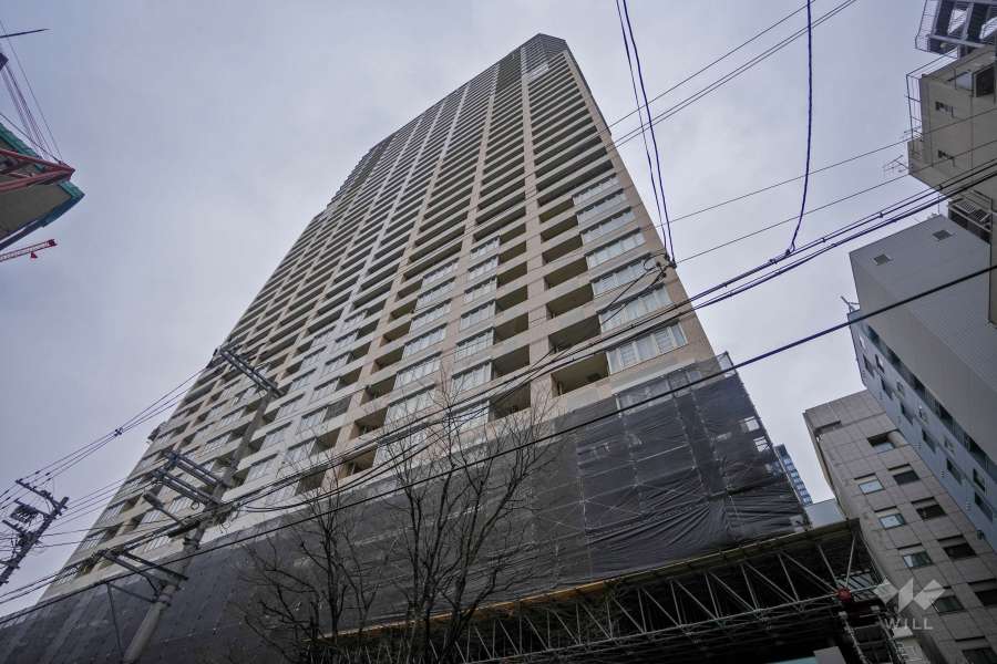 ビオール大阪大手前タワーの外観（南東側から）