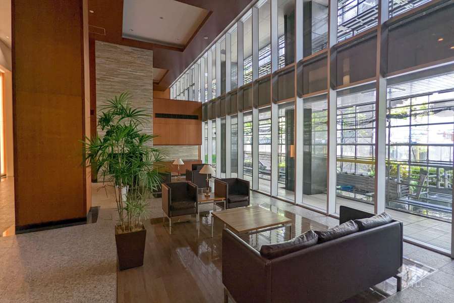 エントランスホール