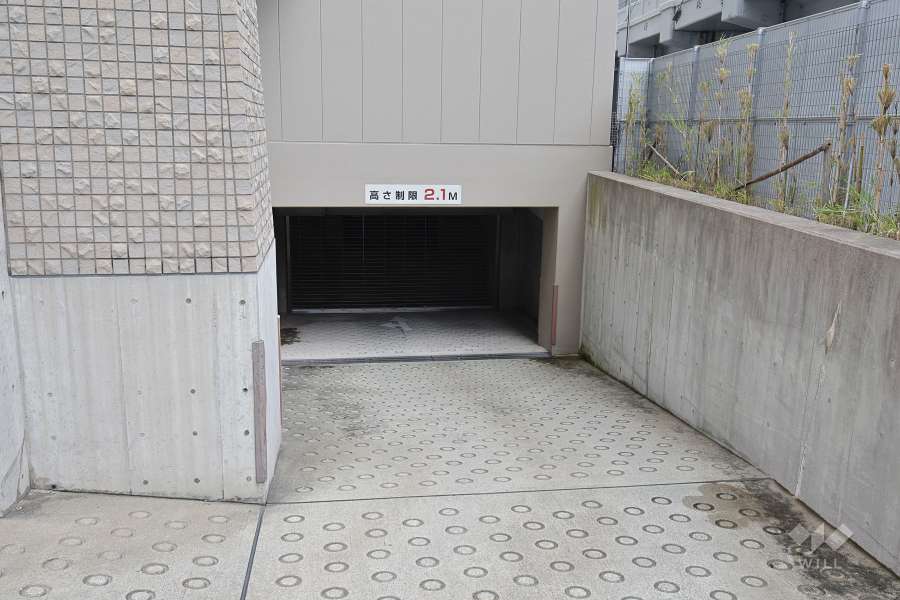 駐車場の出入り口　