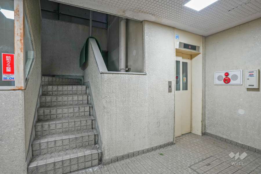 エレベーター・階段