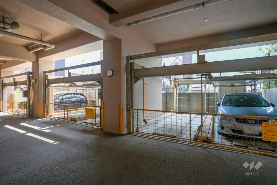 敷地内駐車場（屋内機械式）