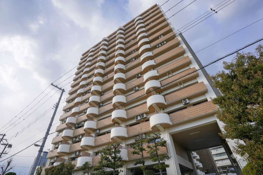 メロディーハイム法円坂の外観（南東側から）