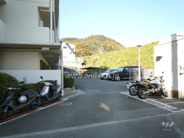 駐車場・バイク置場