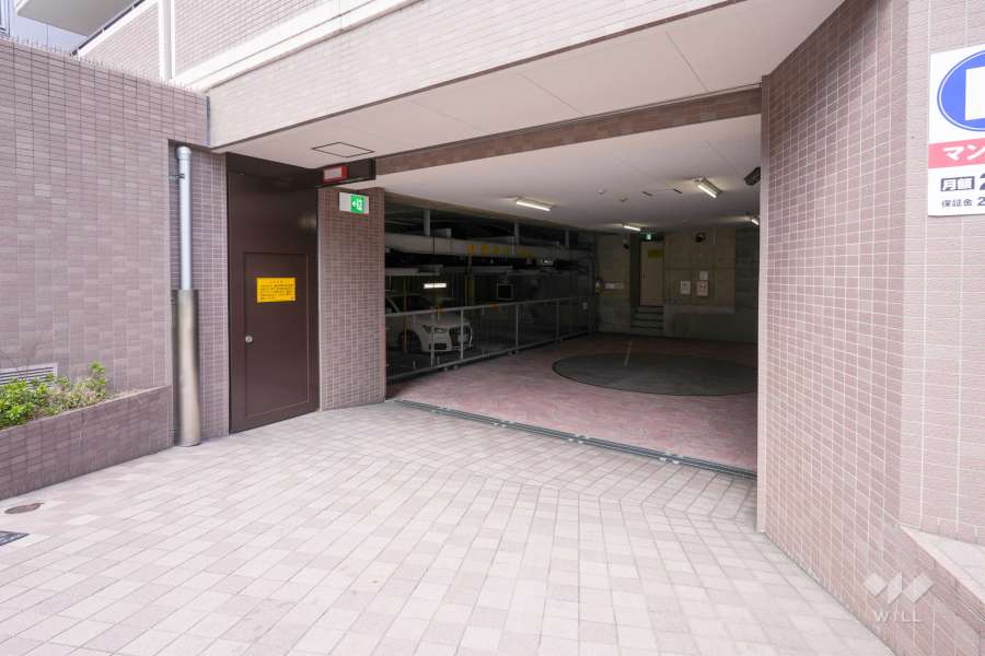 駐車場の出入り口　