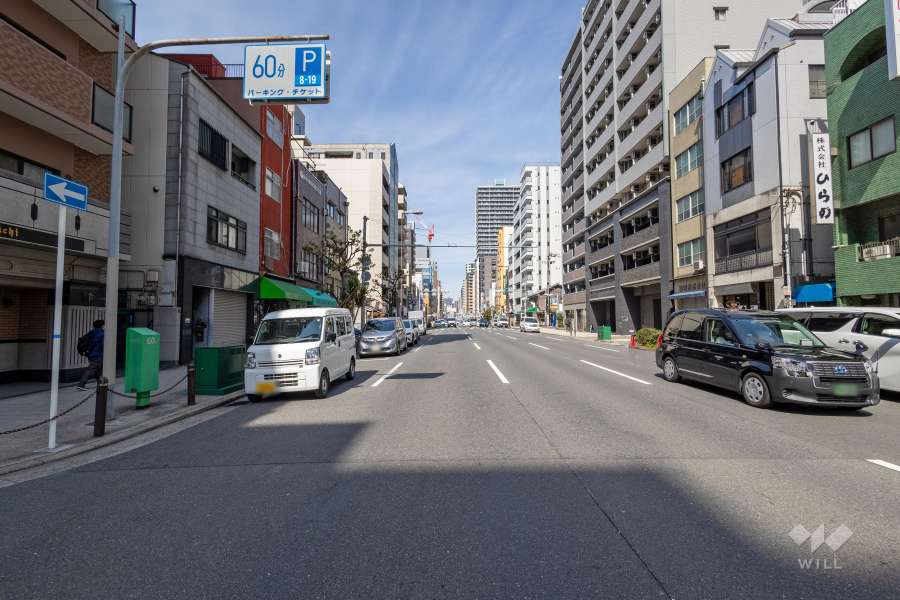 敷地東側の前面道路