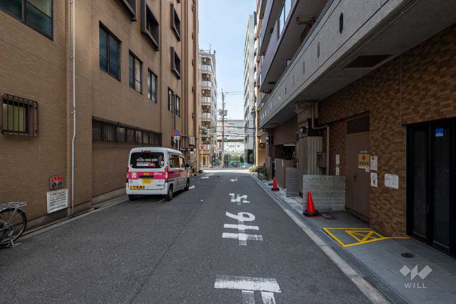 敷地南側の前面道路
