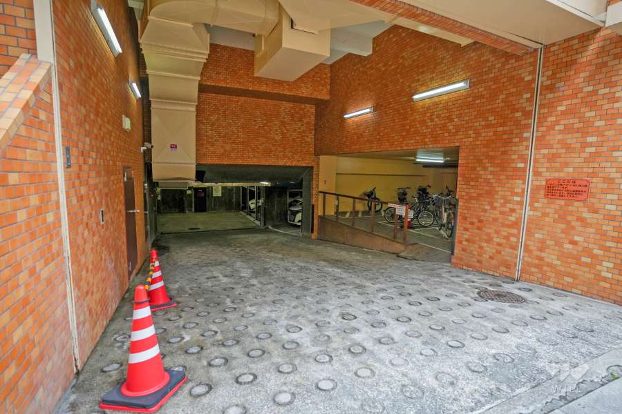 駐車場の出入り口
