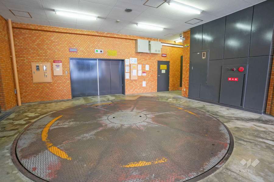 敷地内駐車場（屋内機械式）
