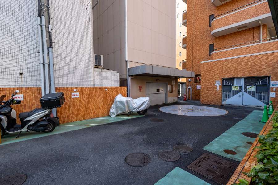 敷地内駐車場（屋内機械式）　