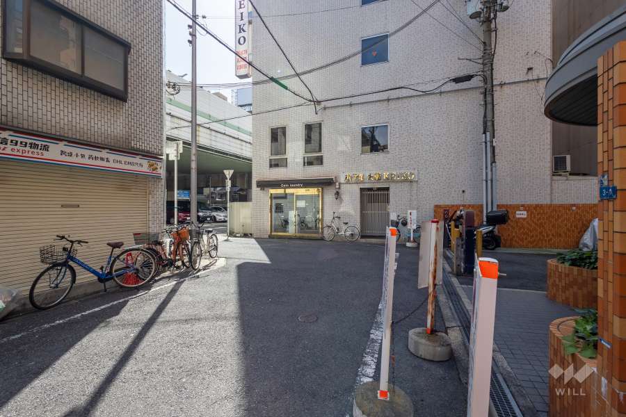 敷地東側の前面道路