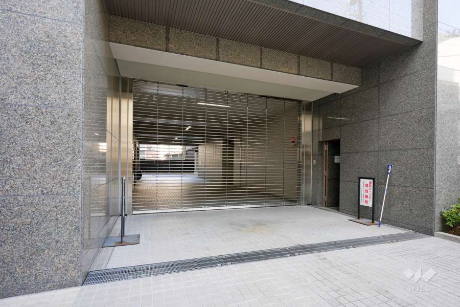 駐車場の出入り口（リングシャッター付き）