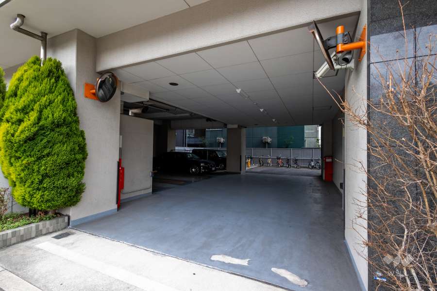 駐車場の出入り口・敷地内駐車場（屋内平面式）