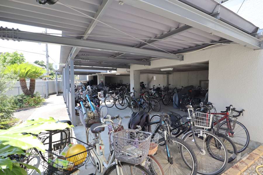駐輪場（屋根付き）