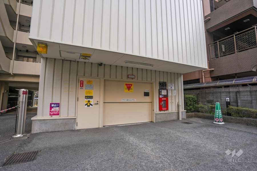 敷地内駐車場（屋内機械式）