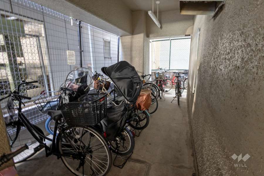 屋内に設けられた駐輪場
