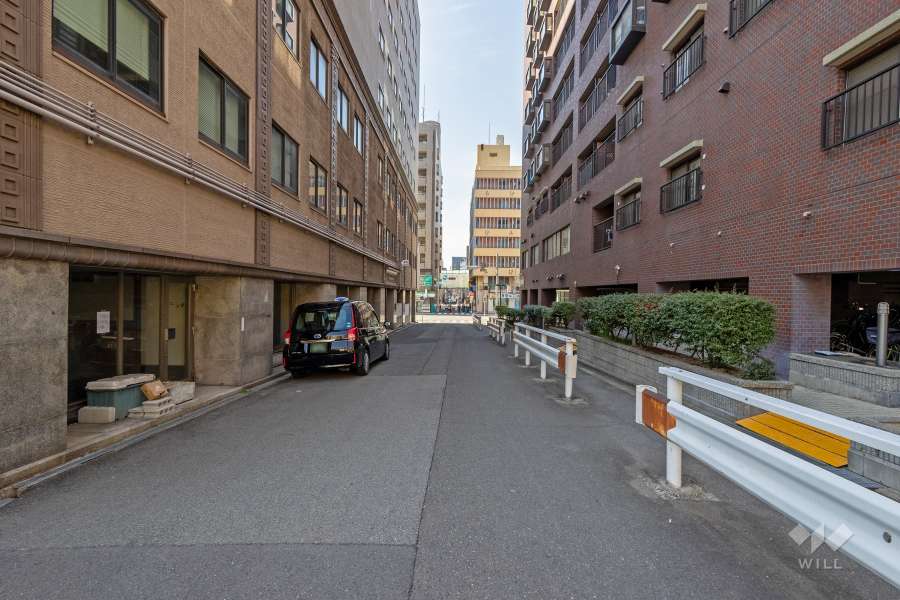 敷地南側の前面道路