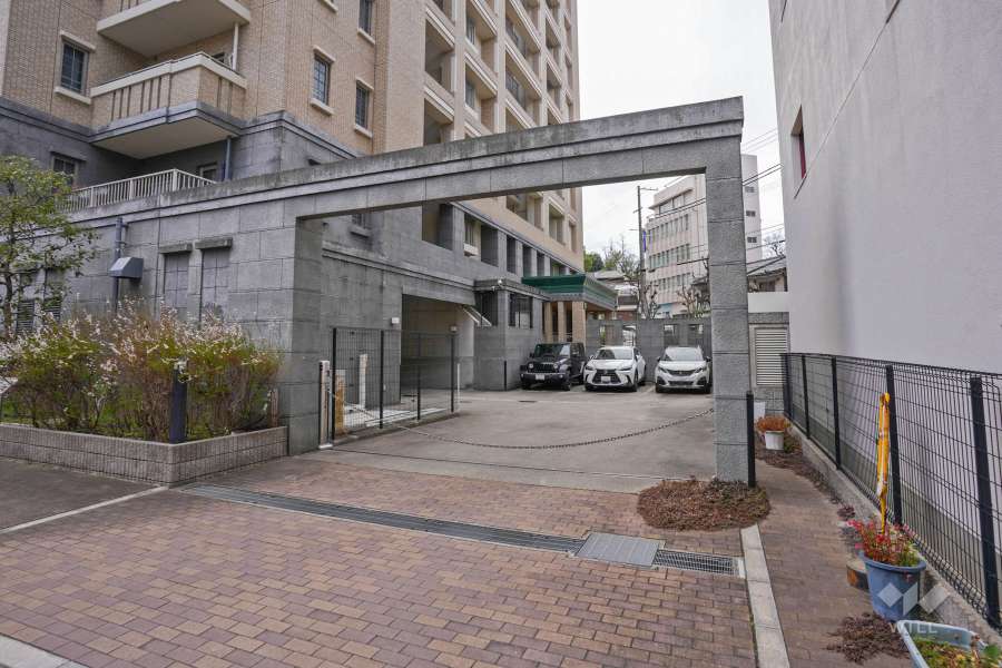 駐車場出入口（ロボットゲート付き）