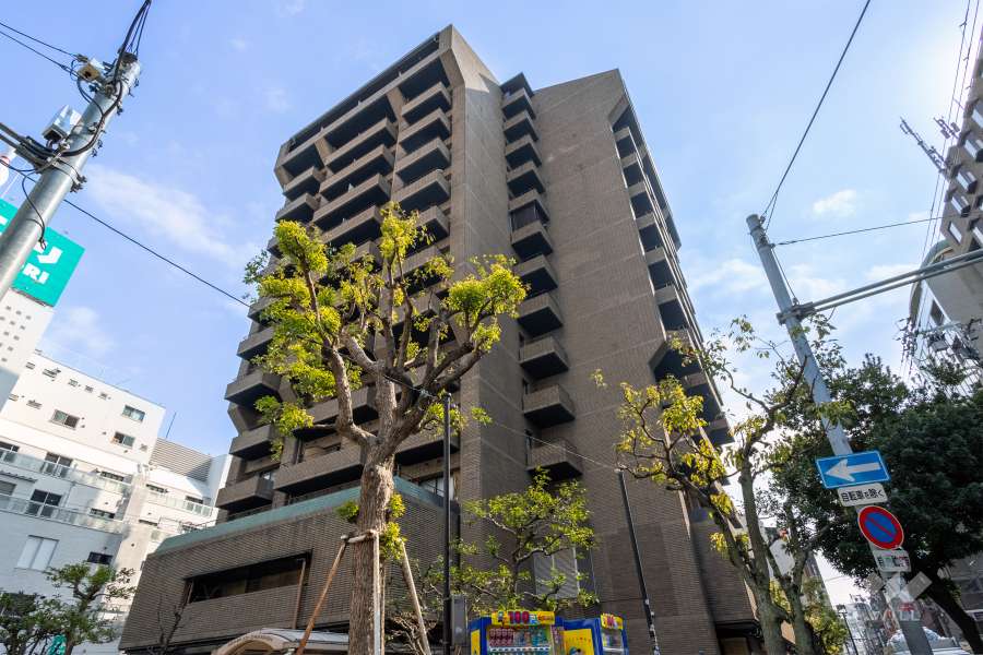 朝日プラザ心斎橋の外観（北西側から）