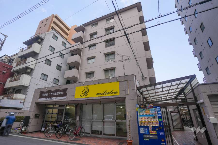 朝日プラザ島之内の外観（南西側から）