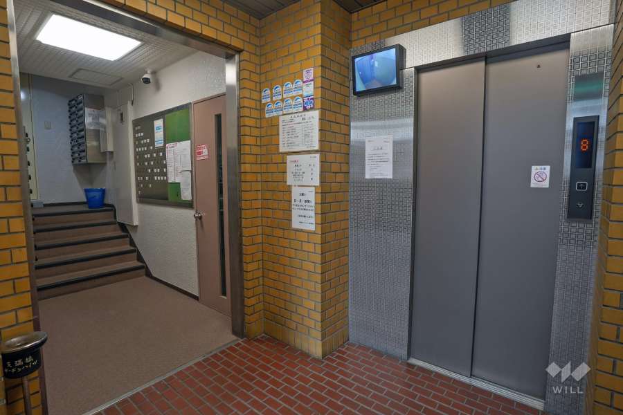 エントランス内エレベーター