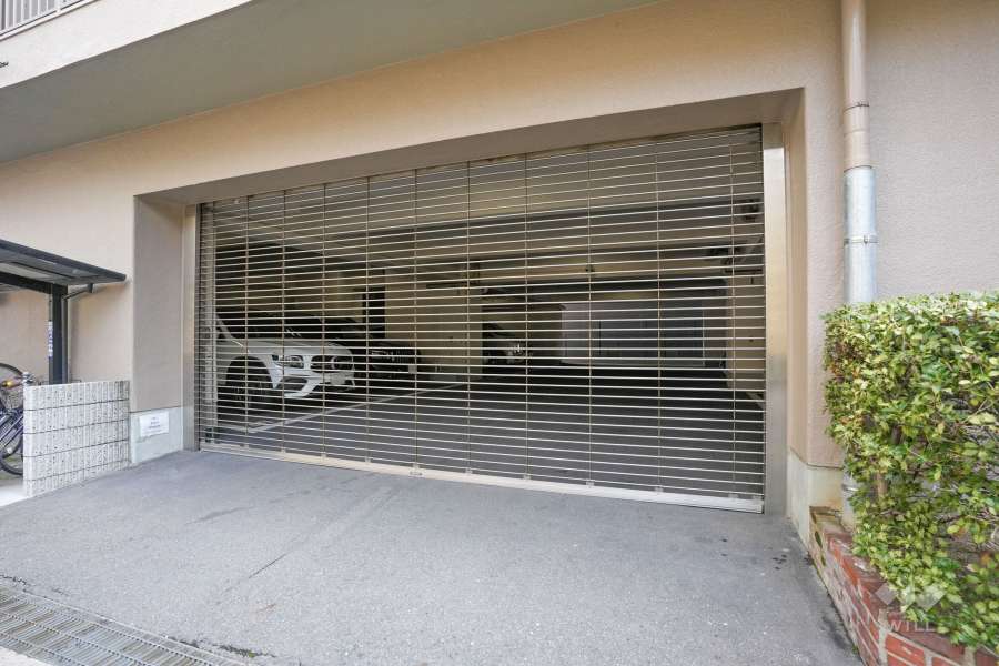 駐車場出入り口（リングシャッター付き）