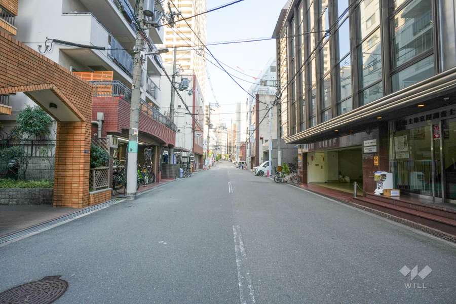 敷地南側の前面道路