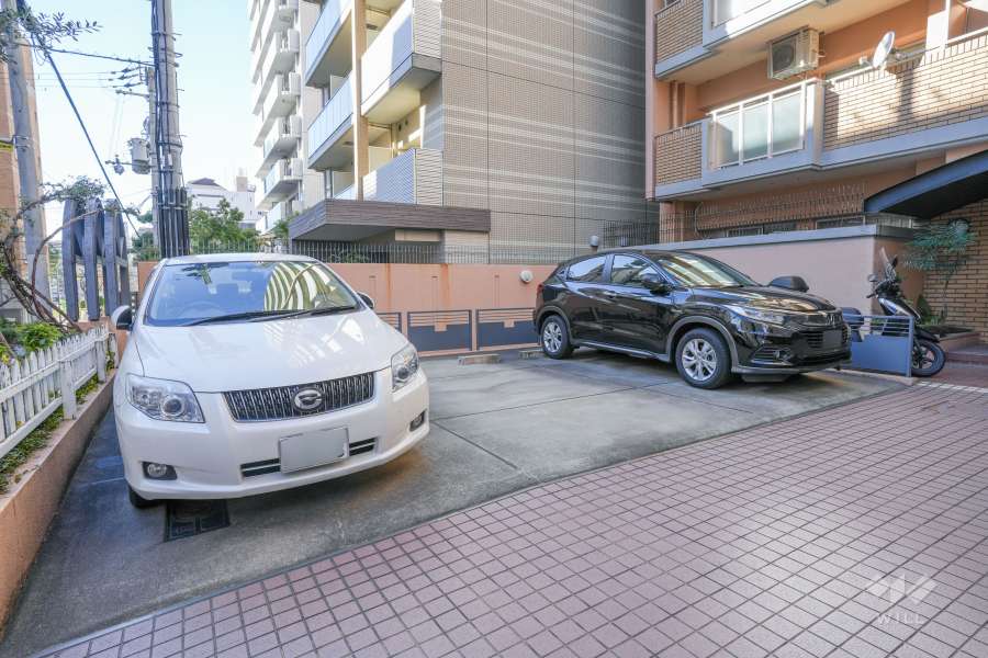 敷地内駐車場（屋外平面式）