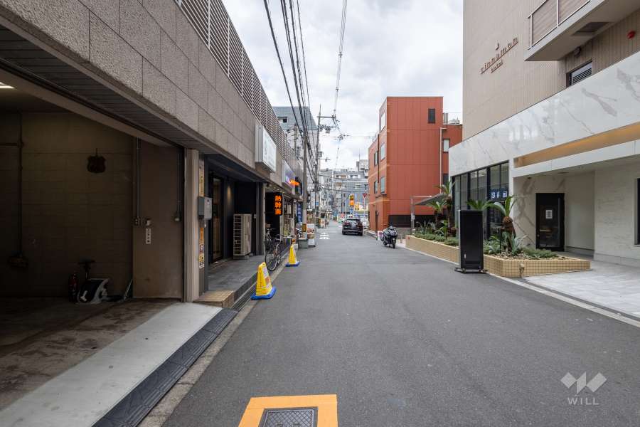 敷地南側の前面道路