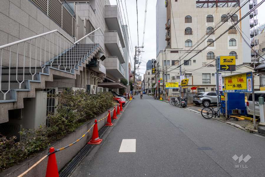 敷地東側の前面道路