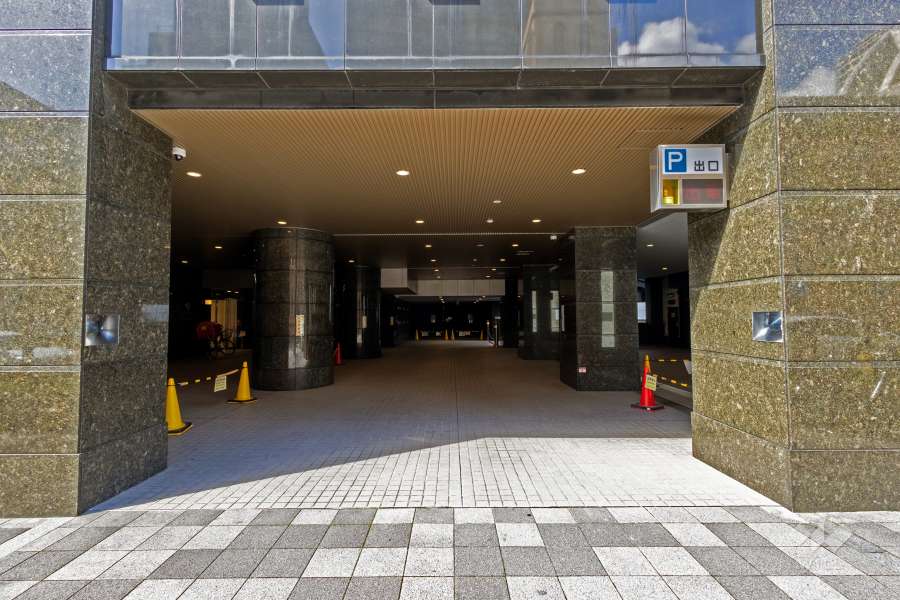 駐車場の出入り口