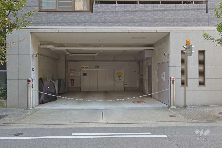 駐車場の出入り口（ロボットゲート付き）