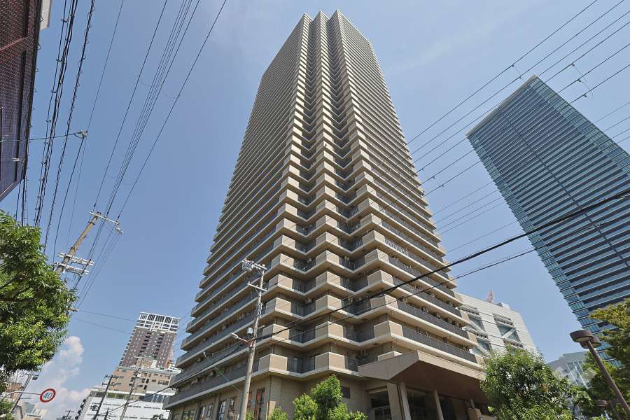 キングマンション堂島川の外観（南西側から）