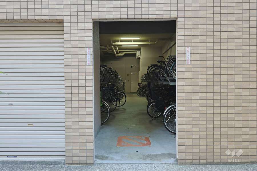 屋内に設けられた駐輪場