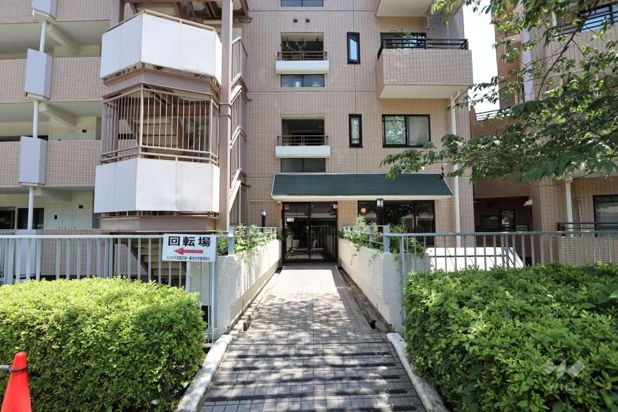 エントランスアプローチ（2階部分）