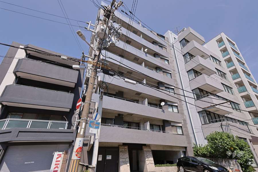 シーズ梅田西の外観（南東側から）