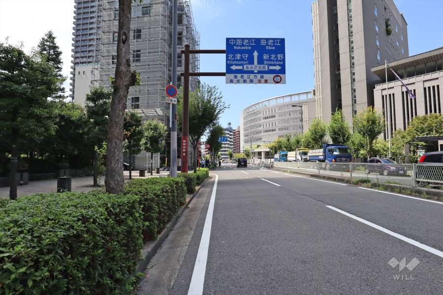 敷地北側の前面道路