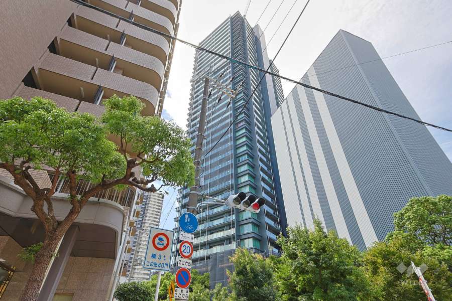 シティタワー大阪福島の外観（北東側から）