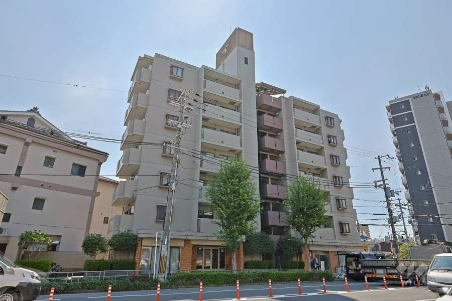 ストークマンション野田阪神の外観（北側から）