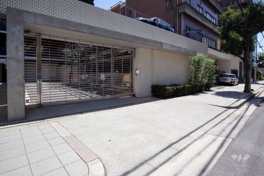 駐車場の出入口（リングシャッター付き）