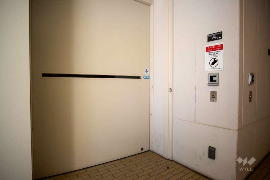 バイク置場・駐輪場の出入口