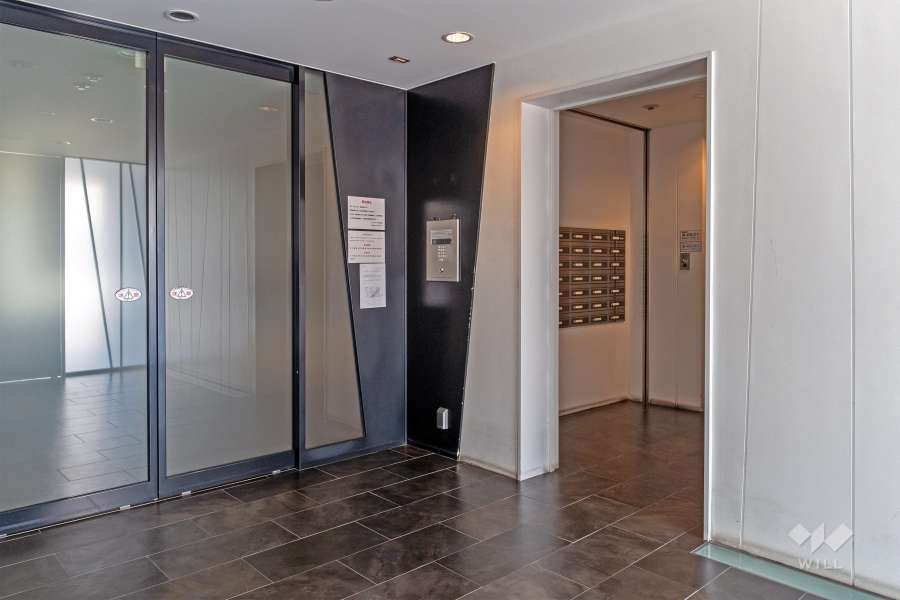 エントランスはオートロック付きです。