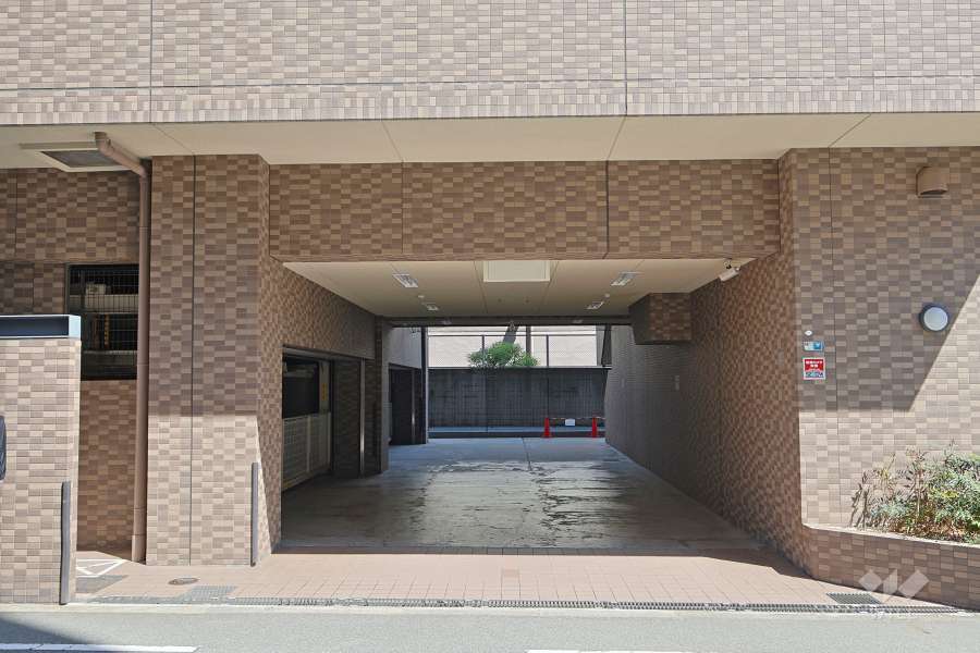 駐車場の出入り口