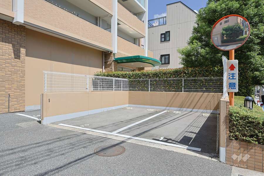 敷地内駐車場（屋外平面式）　