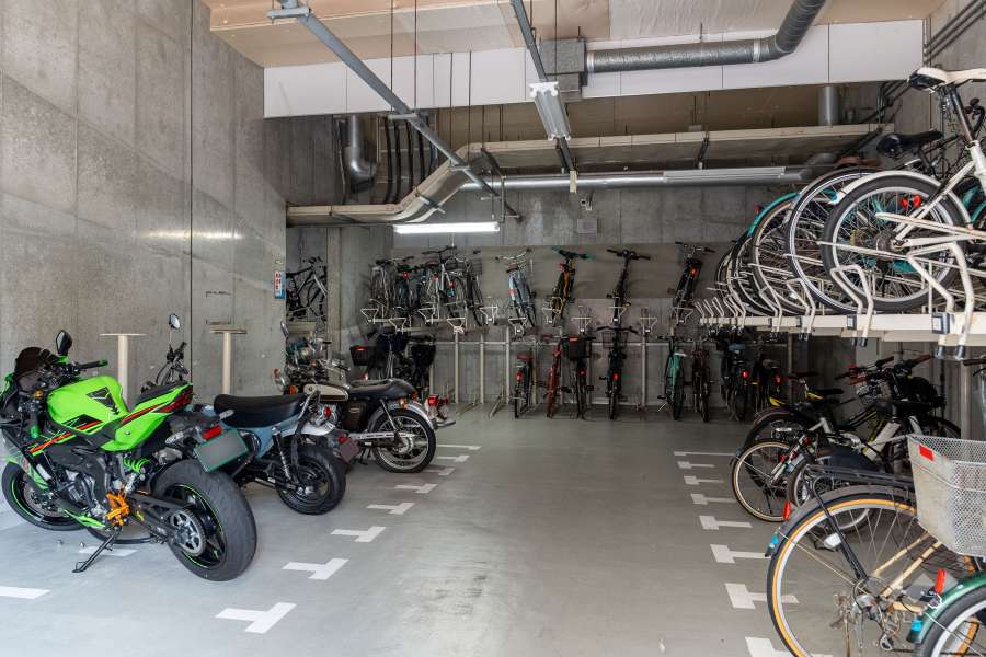 駐輪場とバイク置場