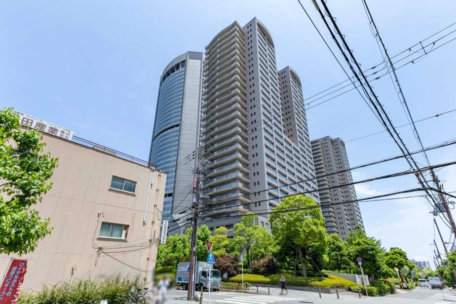 OAPレジデンスタワー西館の外観（南西側から）