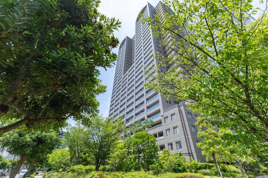 OAPレジデンスタワー西館の外観（南東側から）