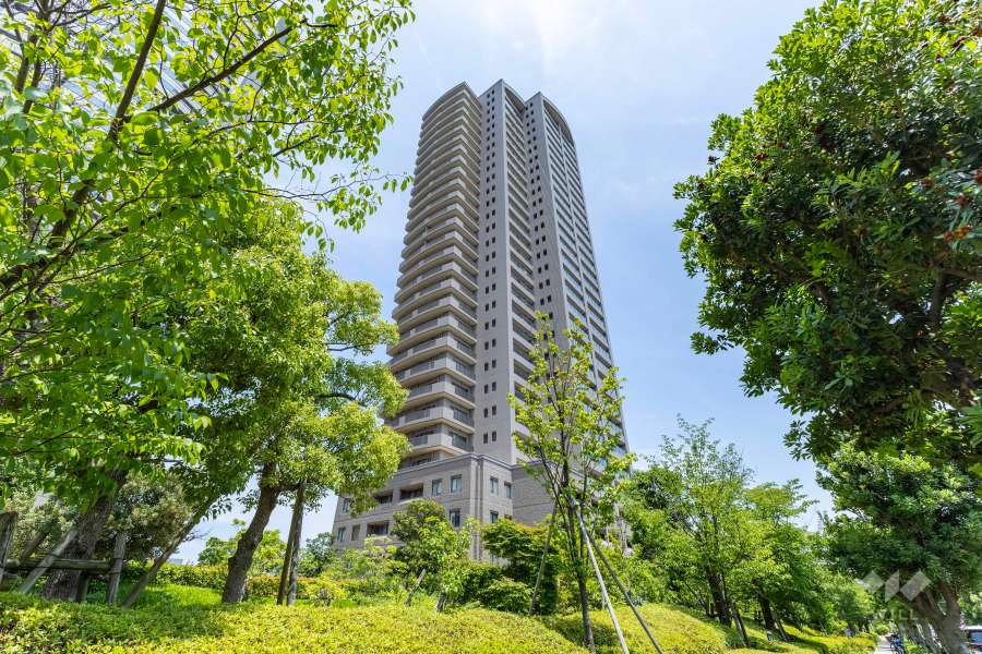 OAPレジデンスタワー東館の外観（南西側から）