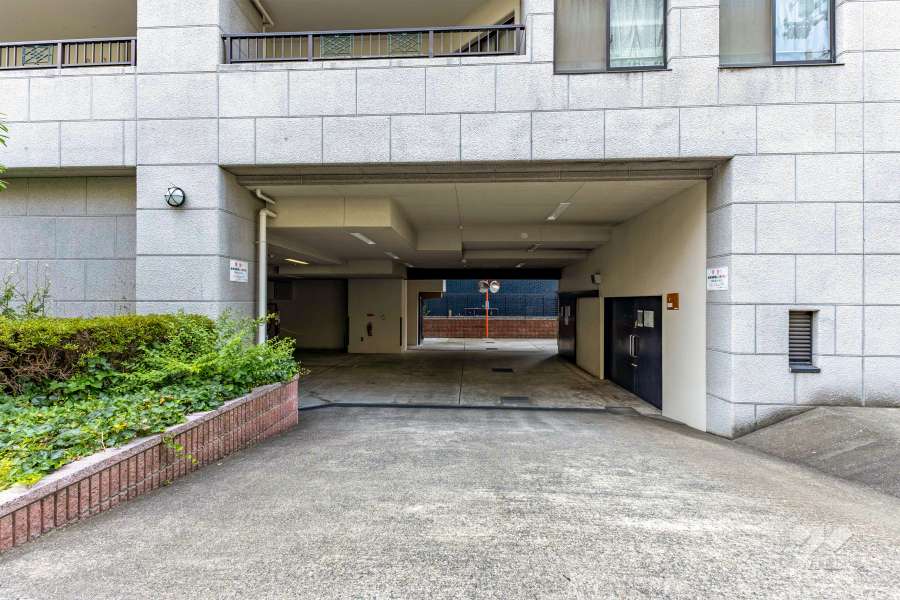 駐車場の出入り口