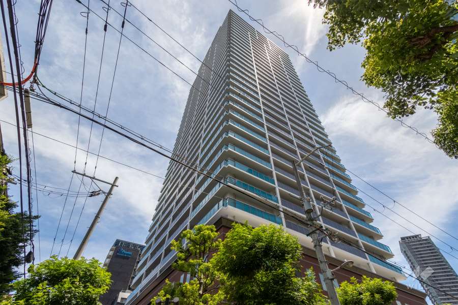 ヴィークタワーOSAKAの外観（北西側から）